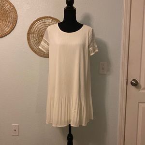 Beautiful light dress w lace